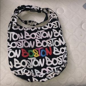 Boston crossbody